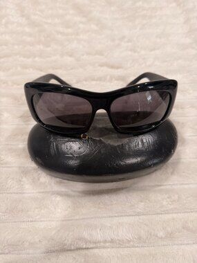 Gucci Black Oversized Rectangular Sunglasses